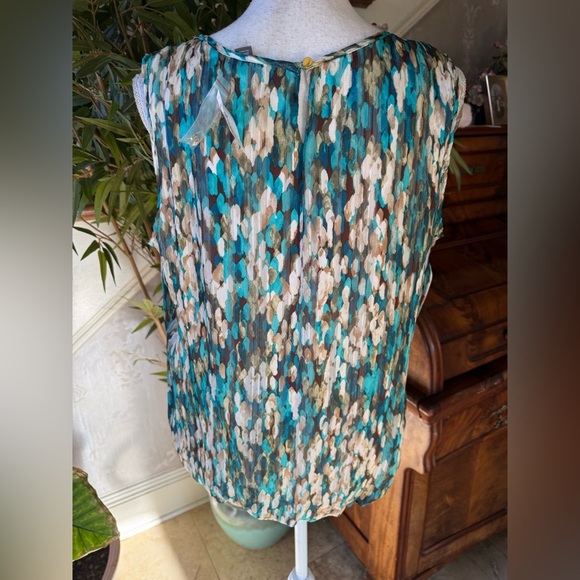 Roz and Ali ladies sleeveless NWT short sleeve blouse with necklace (removable) - Picture 6 of 13